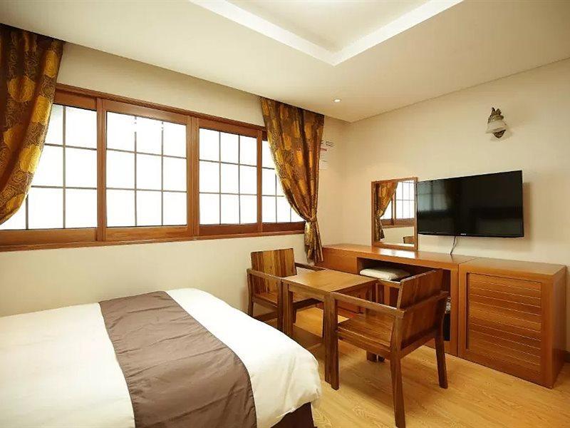 Jeju Parkside Tourist Hotel Exterior foto